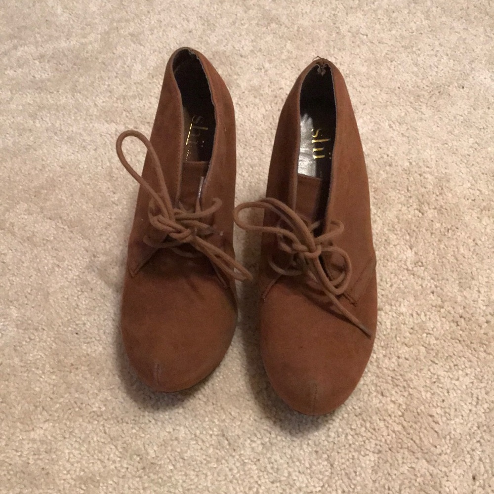 Chestnut Suede Shi Platform Booties Size 8 - image 3